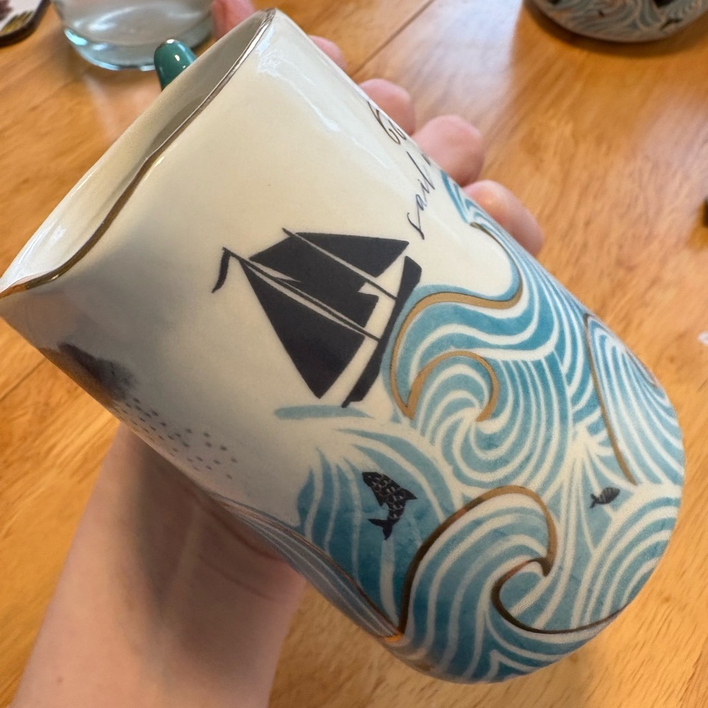 Whale and Waves Ceramic jug - Picture 4 of 6